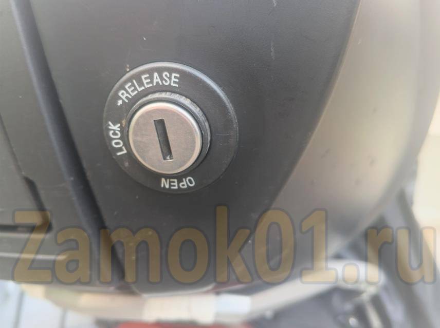 Как открыть кофр мотоцикла BMW